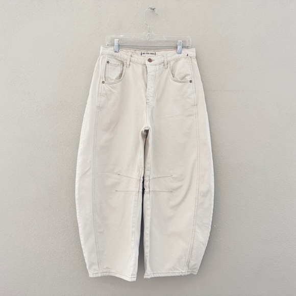 Free People Good Luck Barrel Jeans 29 Cream Milk Denim Curved Bow Leg Boho Chic - Picture 6 of 14